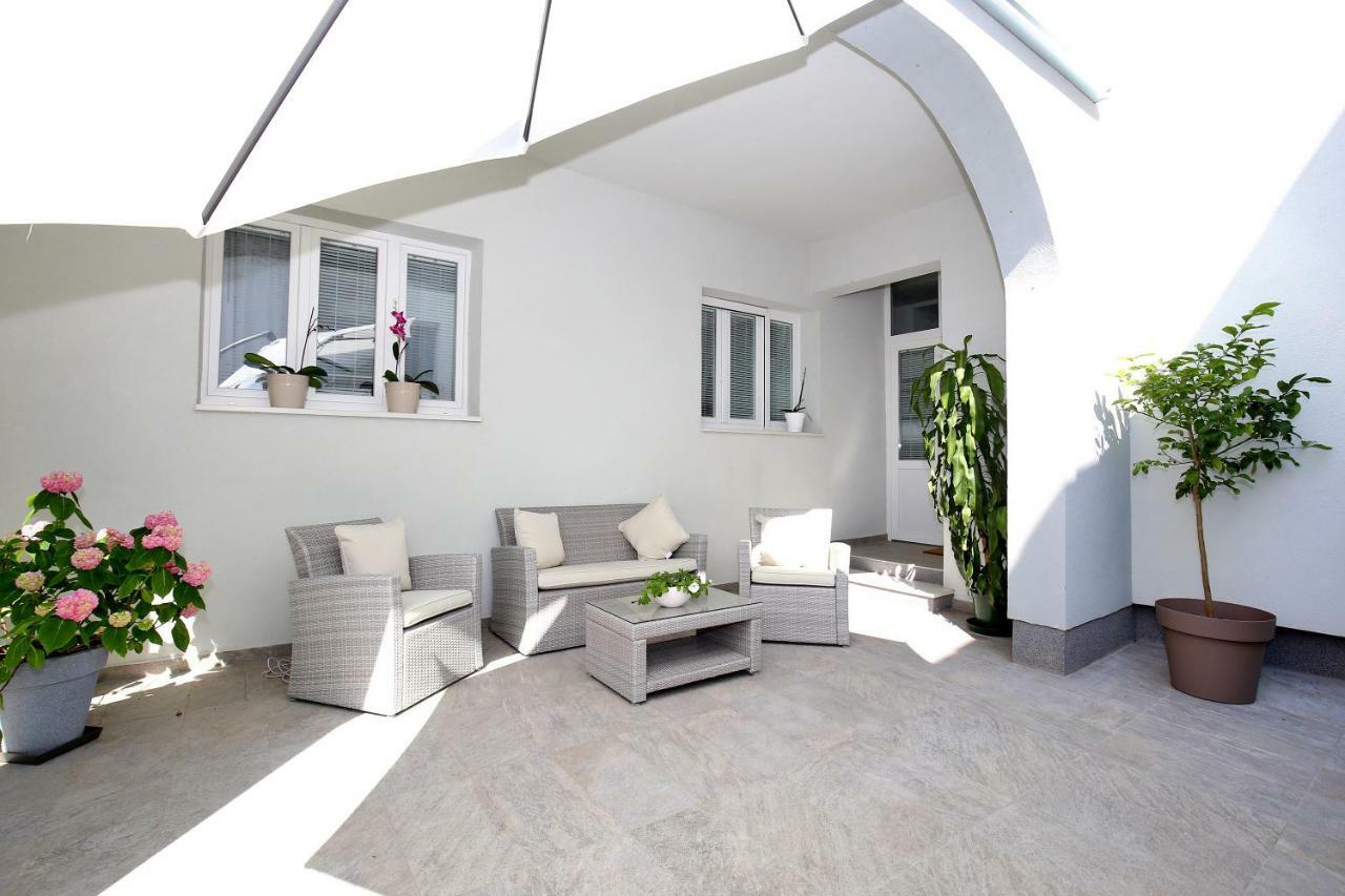 Apartments Ines Murter Buitenkant foto