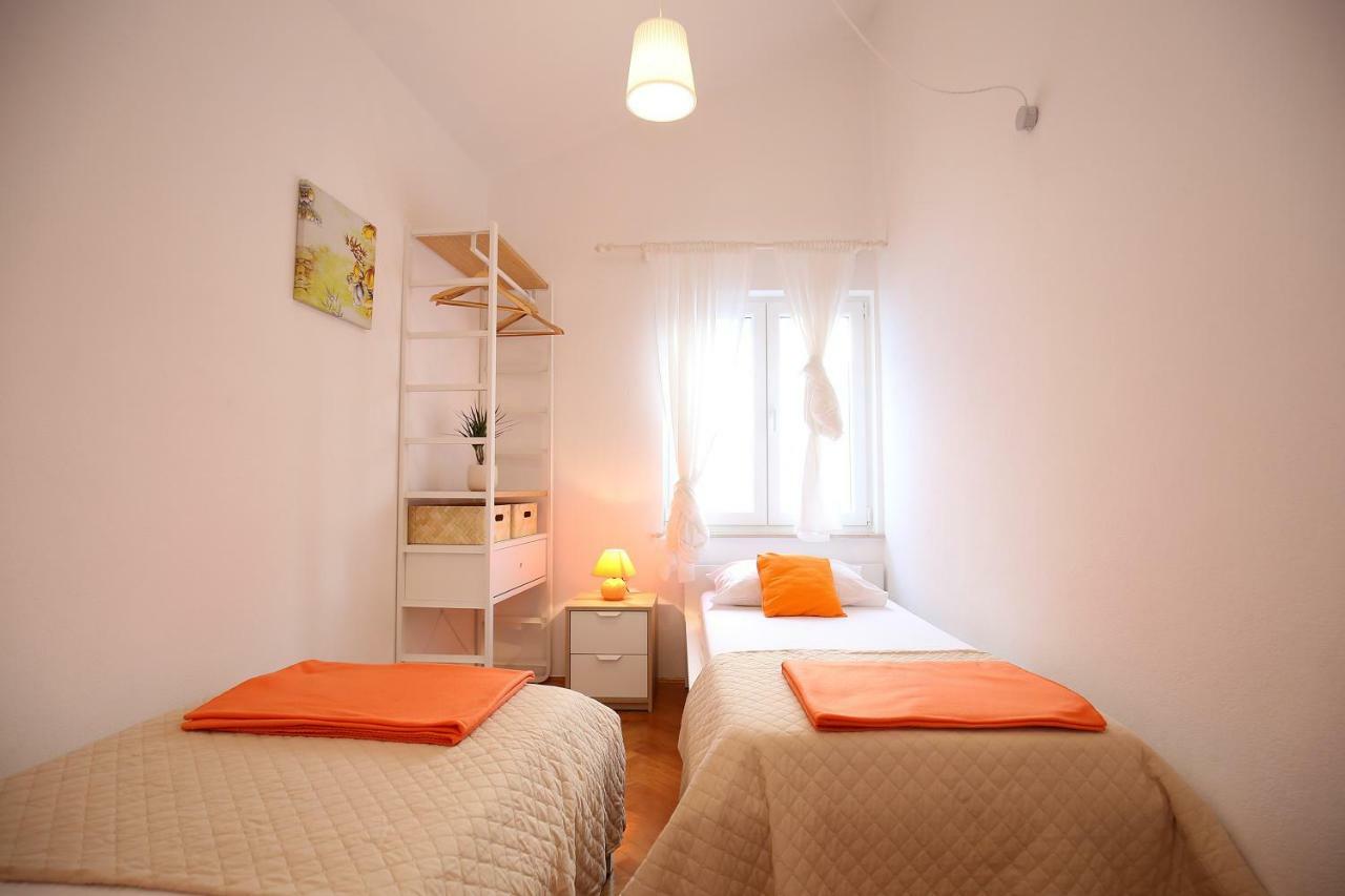Apartments Ines Murter Buitenkant foto