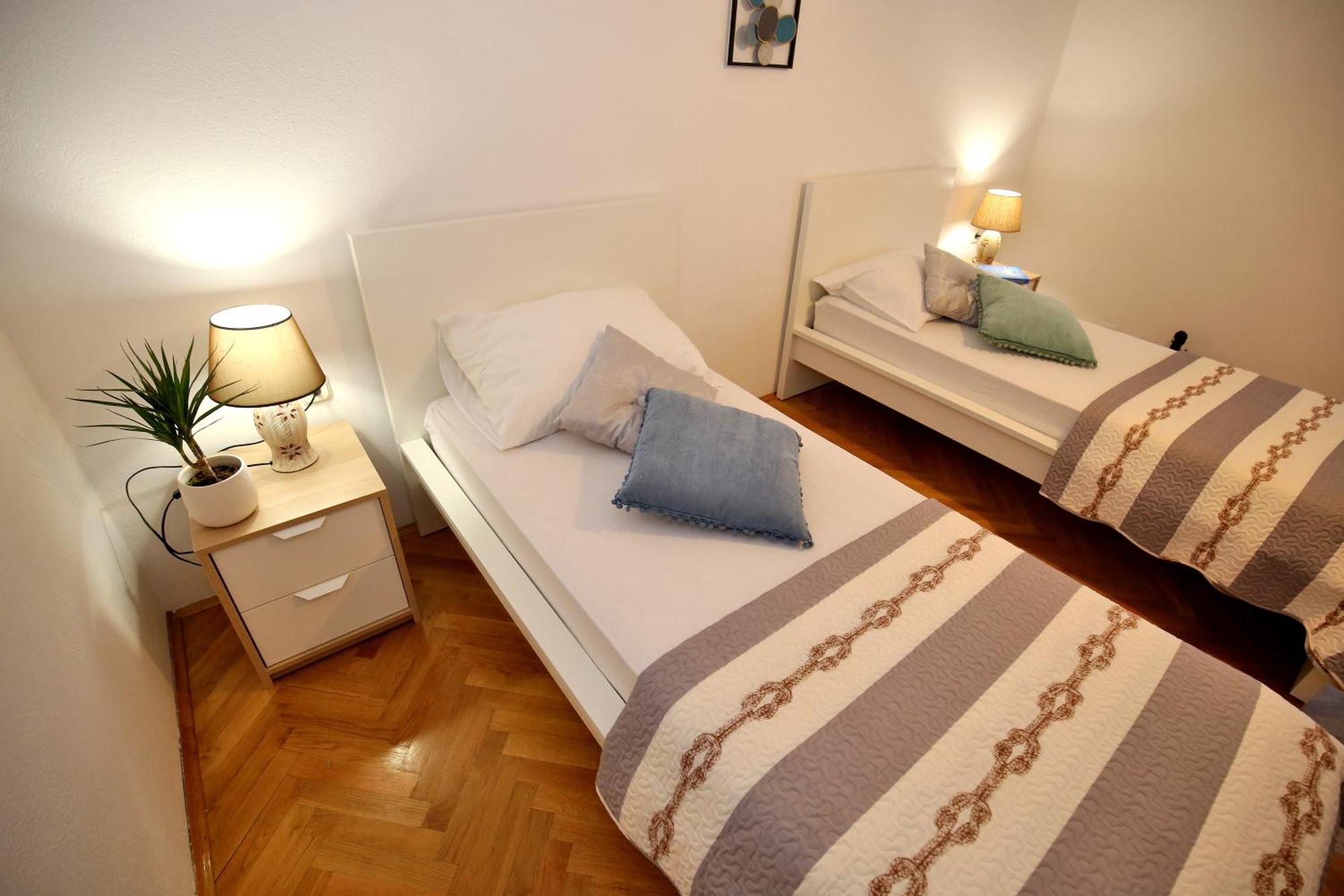 Apartments Ines Murter Buitenkant foto