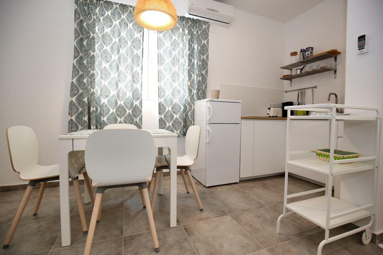 Apartments Ines Murter Buitenkant foto