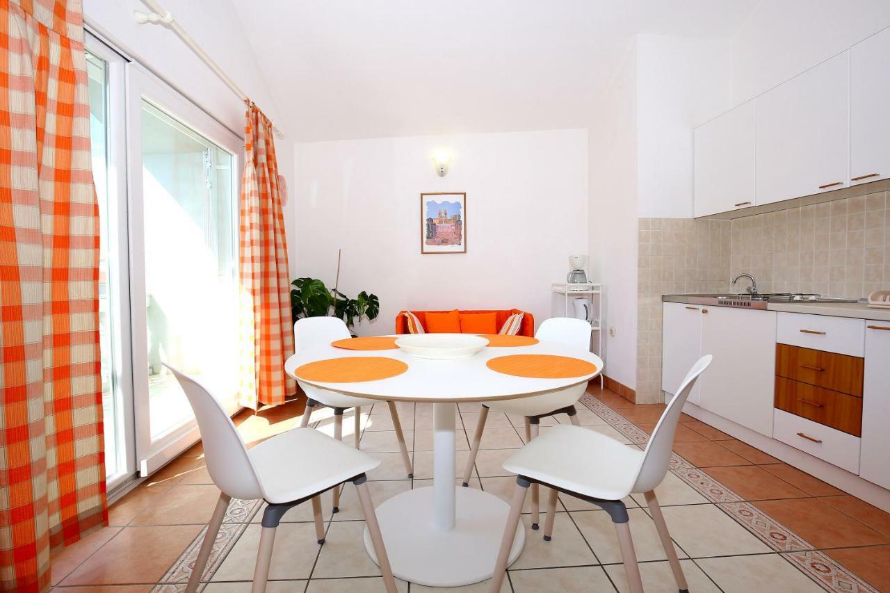 Apartments Ines Murter Buitenkant foto