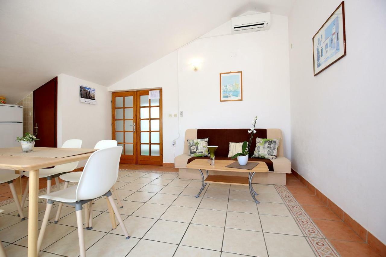 Apartments Ines Murter Buitenkant foto