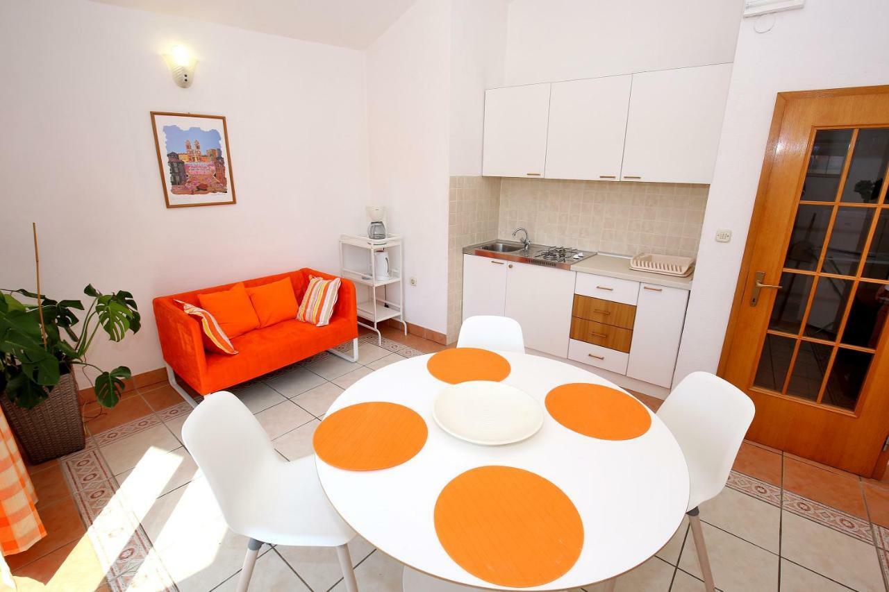 Apartments Ines Murter Buitenkant foto