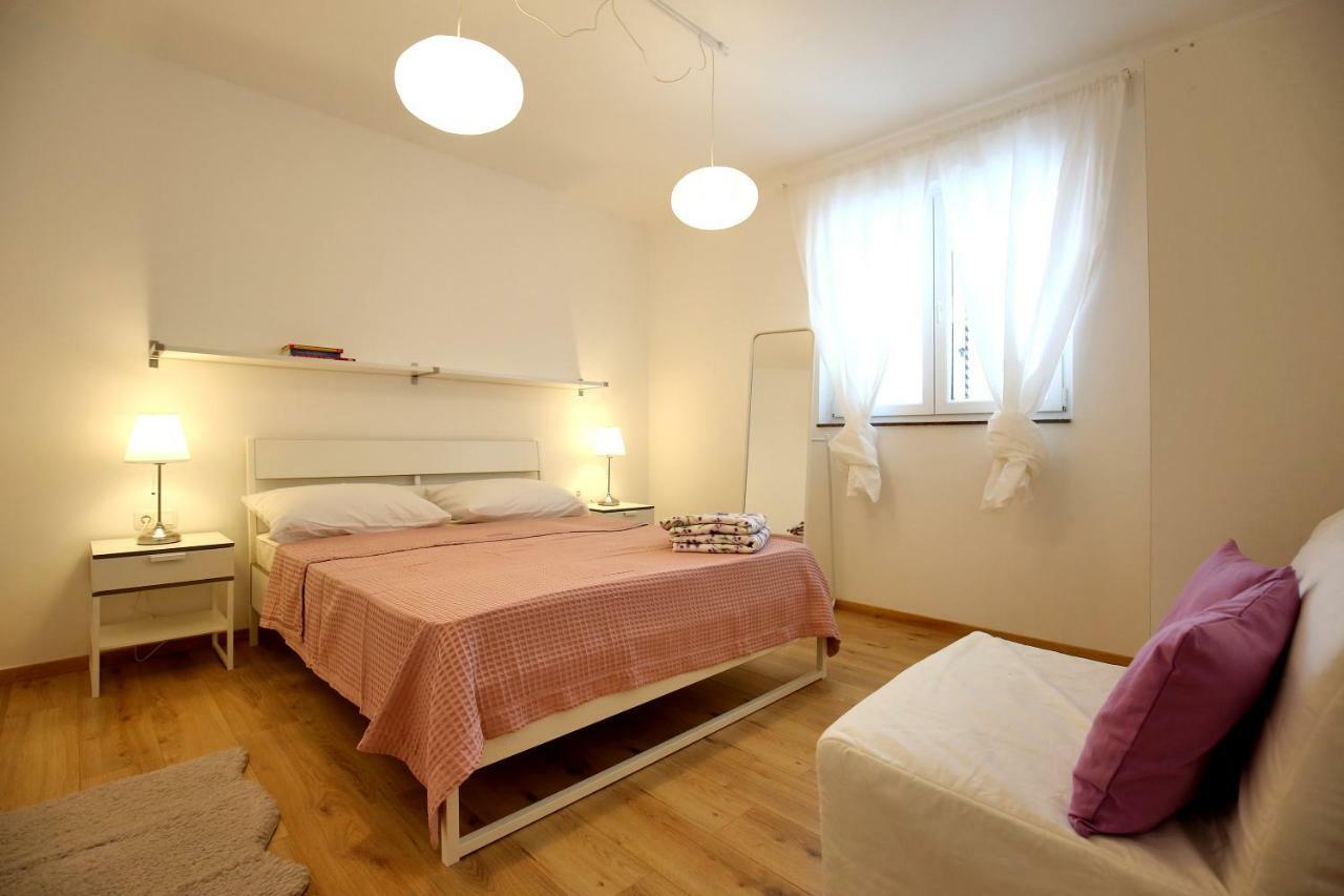 Apartments Ines Murter Buitenkant foto