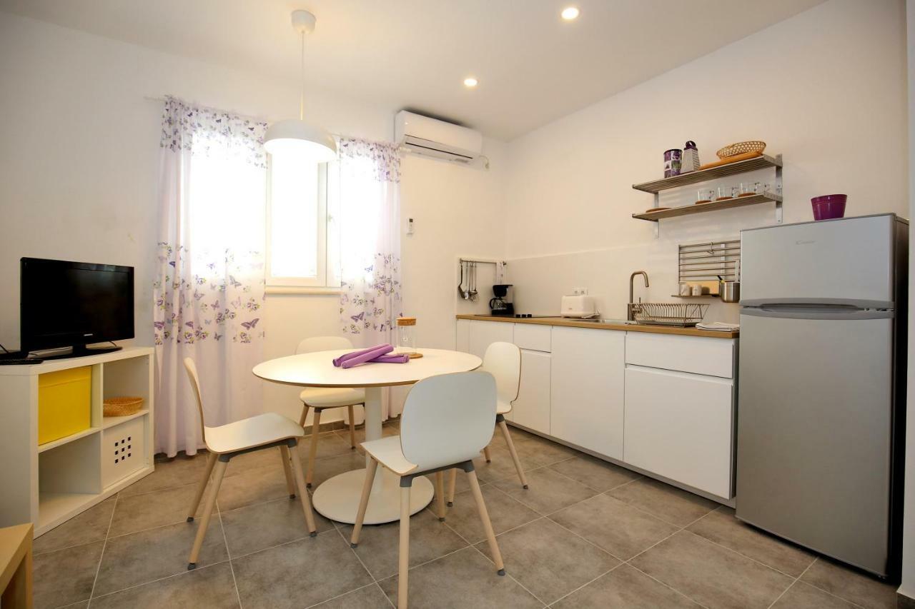 Apartments Ines Murter Buitenkant foto