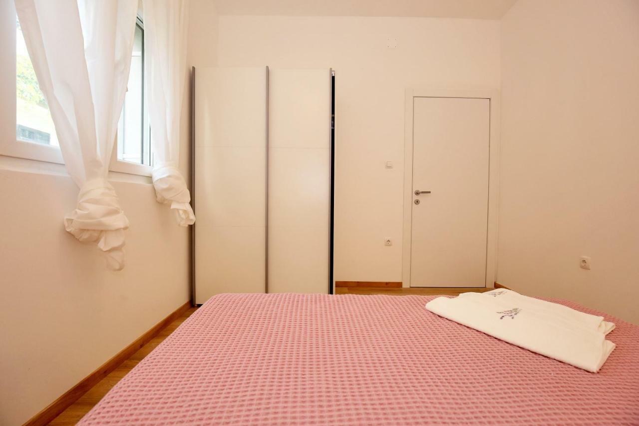 Apartments Ines Murter Buitenkant foto