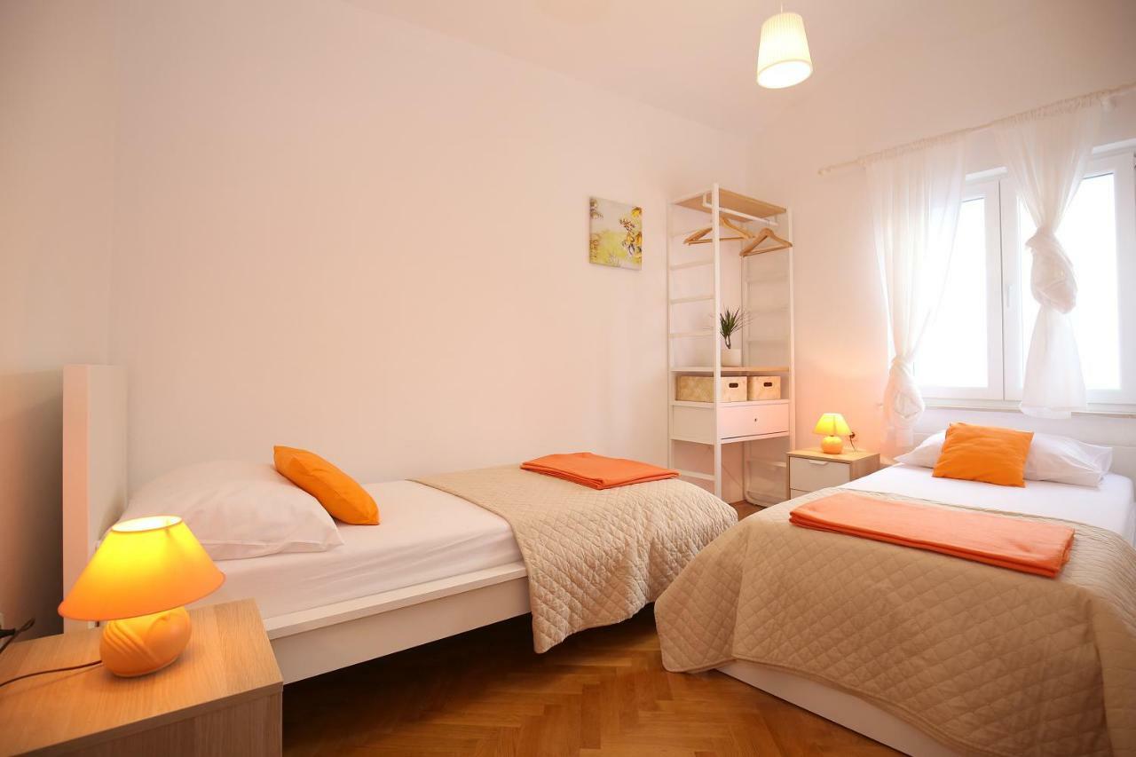 Apartments Ines Murter Buitenkant foto